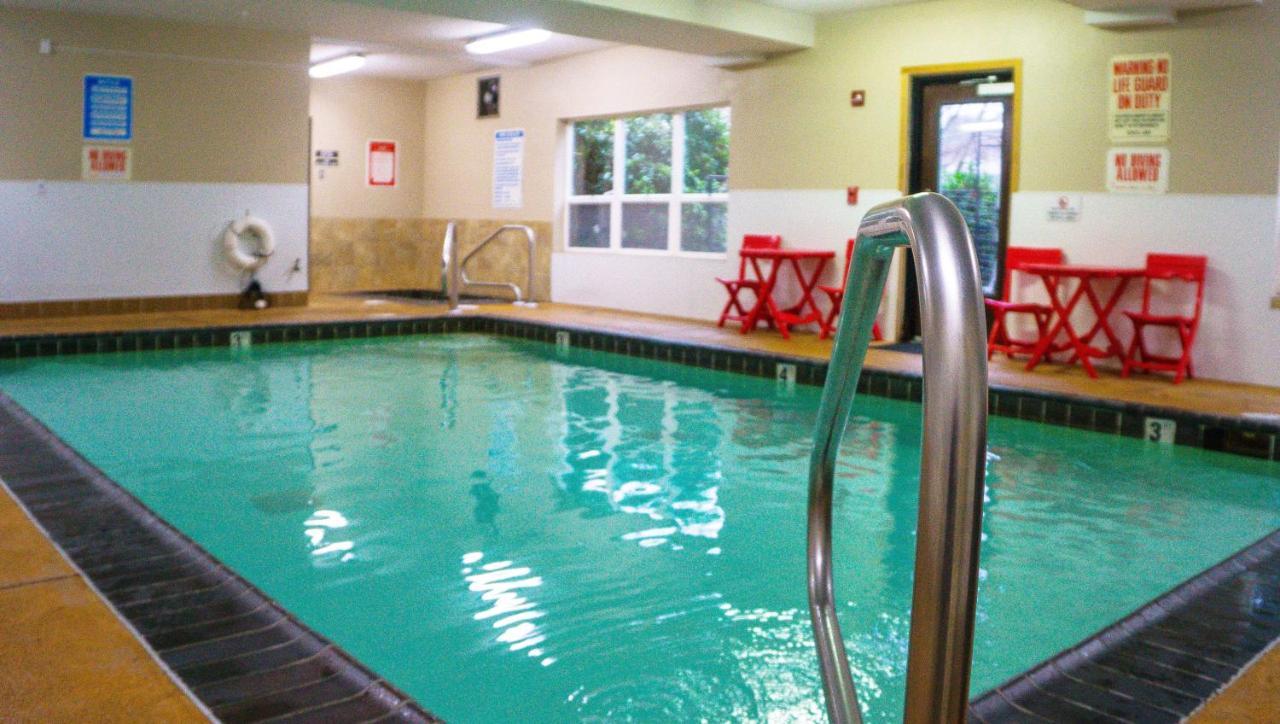 Clatskanie River Inn Extérieur photo