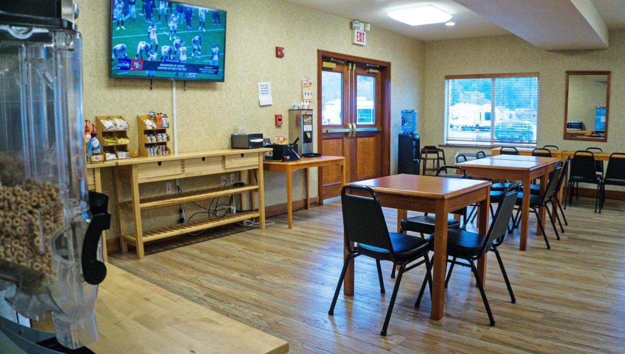 Clatskanie River Inn Extérieur photo